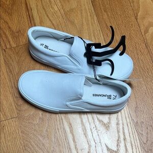 No Boundaries Classic White Men's Slip-Ons
